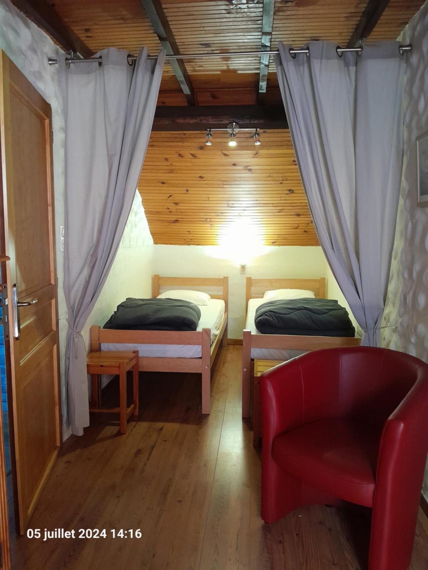 L'Espugue Apartment แกดร์ ภายนอก รูปภาพ